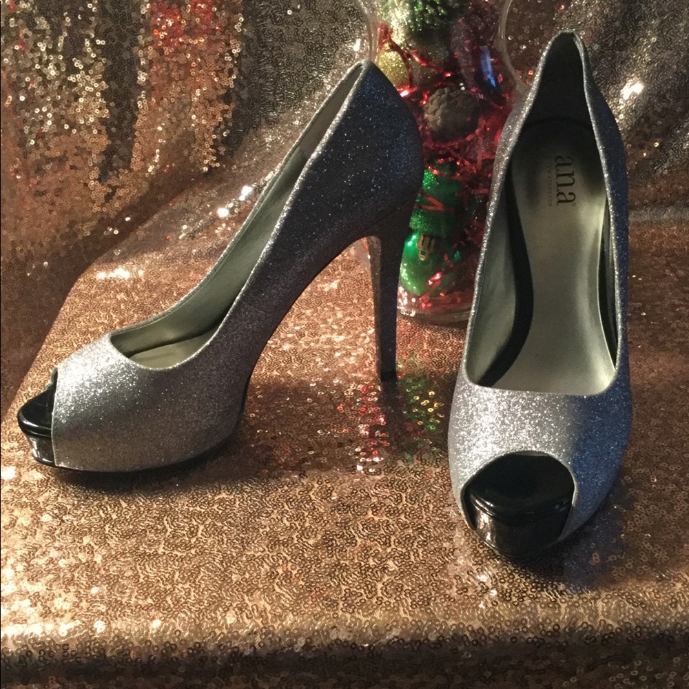 Peep-toe Evening Pumps